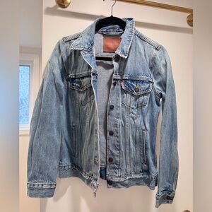 Levi's Women’s Light Blue Denim Jacket